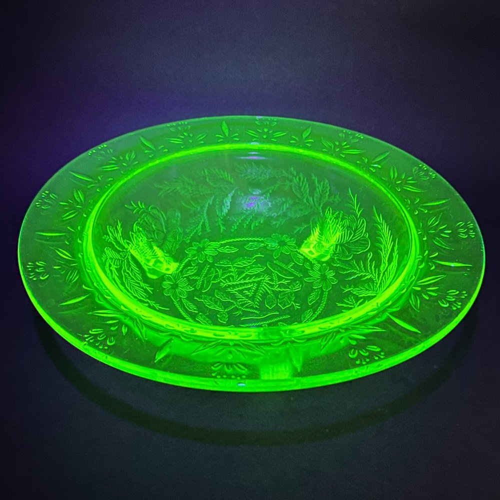 Vtg US Glass Bowl 3 Toe Footed Rose Thorn Green Depression Vaseline Uranium 30s